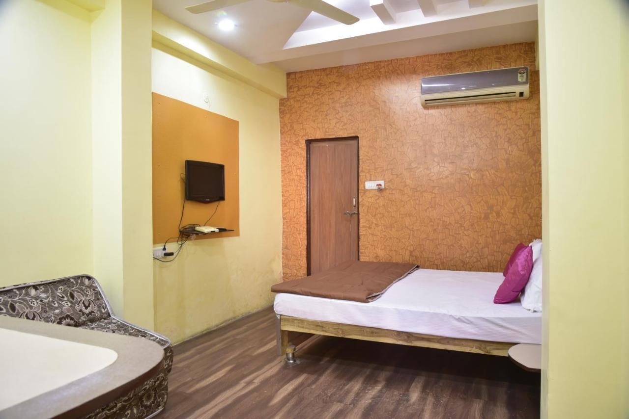 Hotel Drishti Inn Khāpri Exterior foto